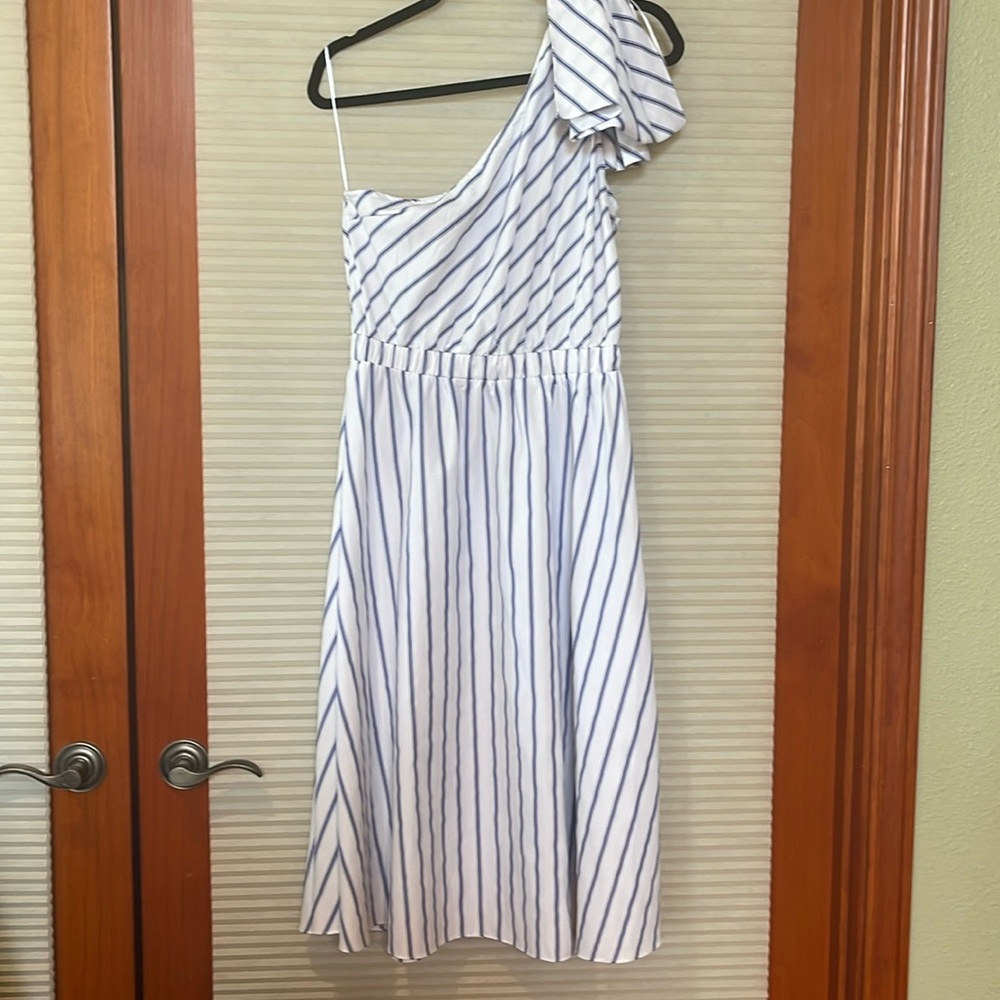 NWT one shoulder white and navy stripe dress purchased from a boutique Ella blue